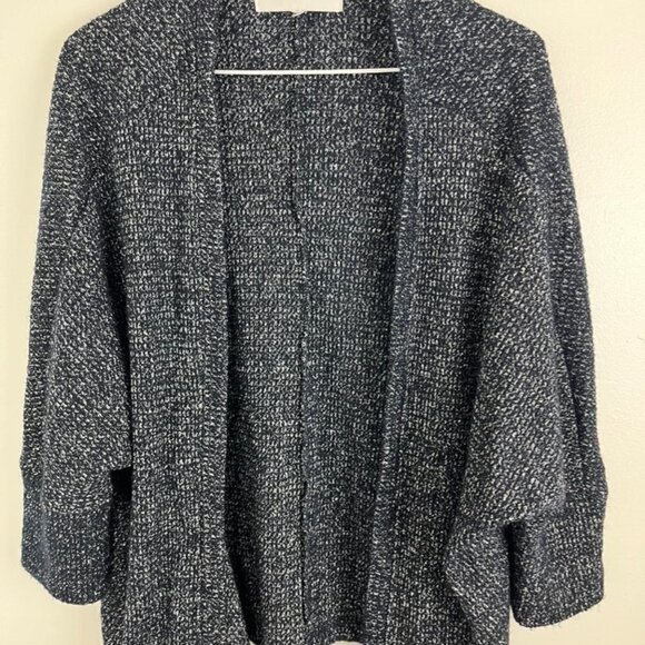 Cupcakes & Cashmere Black & White Loose Open Front Cardigan - Picture 4 of 11